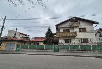 Casă individuală cu 7 camere cu Canalizare în Andronache - 1