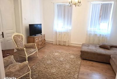 Casă cu 3 camere cu Teren 100 Mp în Central