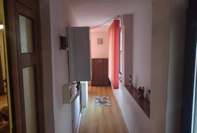 Casă cu 4 camere cu Teren 1800 Mp în Teslui