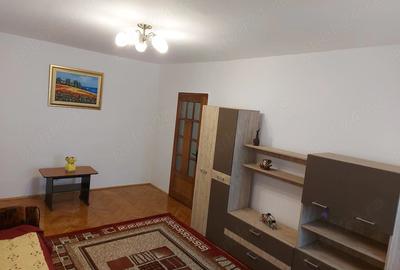 Apartament cu 3 camere decomandat în Complex Studențesc - 2