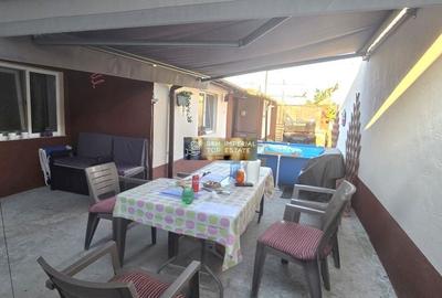 Casă cu 4 camere decomandat în Brătianu