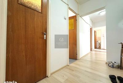 Apartament cu 3 camere decomandat în Moșilor