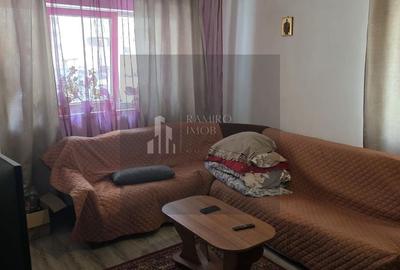 Apartament cu 3 camere decomandat, mobilat în Metalurgiei