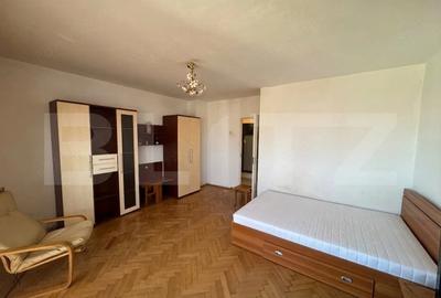 Garsonieră decomandată în Central