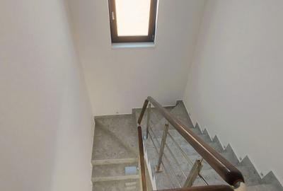 Casă individuală cu 5 camere cu Canalizare în Periferie - 45