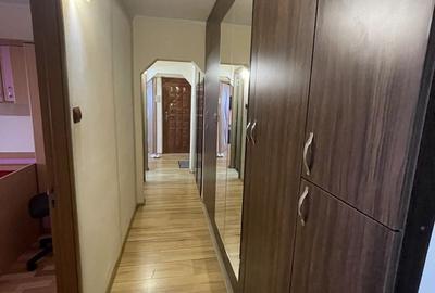 Apartament cu 3 camere decomandat în Central - 1
