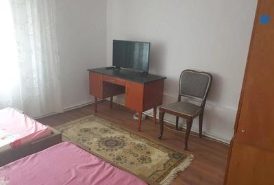 Apartament cu 3 camere decomandat în Central - 1