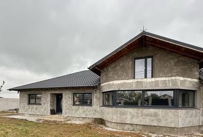 Casă individuală cu 6 camere cu Canalizare în Șendreni - 3