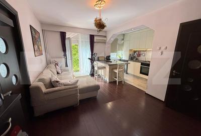 Apartament cu 4 camere decomandat, mobilat în Central