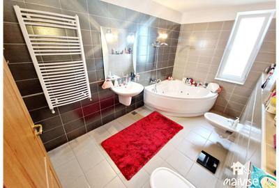 Casă individuală cu 10 camere cu Canalizare în Central - 17