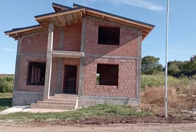 Casă cu 6 camere în Micești - 2