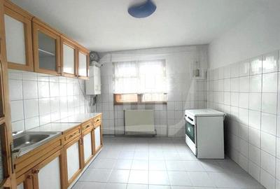 Apartament cu 3 camere decomandat în Burdujeni