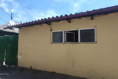 Casă cu 6 camere cu Canalizare în Palas