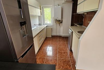 Apartament cu 3 camere decomandat, mobilat în Tomis I - 3