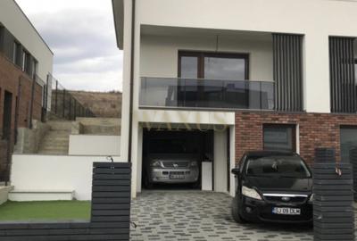 Duplex cu 4 camere cu Canalizare în Iris