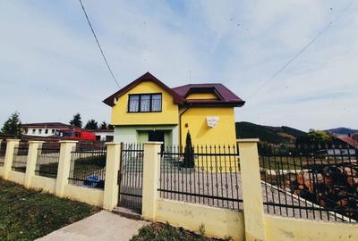 Casă individuală cu 6 camere cu Canalizare în Mociu - 1