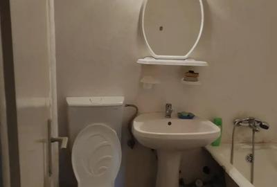 Apartament cu 2 camere decomandat în Zamfirescu