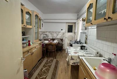 Apartament cu 4 camere decomandat, mobilat în Central - 3