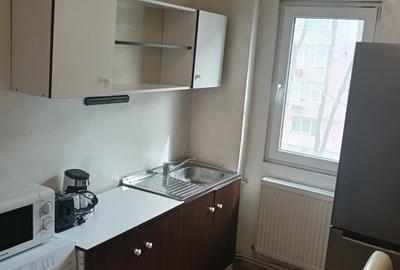 Apartament cu 2 camere semidecomandat în Podu Roș - 2