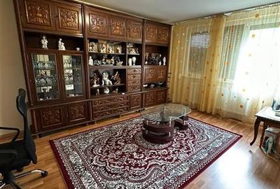 Apartament cu 3 camere decomandat în Berceni