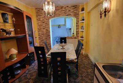 Apartament cu 3 camere decomandat în Bistrița Lac