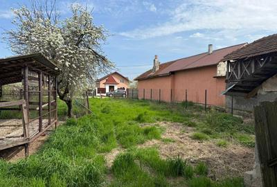 Casă cu 4 camere în Gura Foii