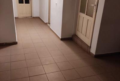 Casă cu 2 camere în Andrei Mureșanu