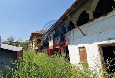 Casă cu 4 camere în Bâzdâna