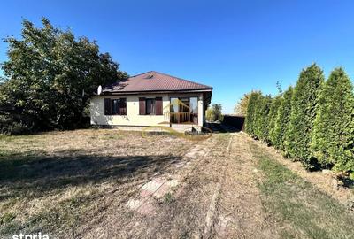 Casă cu 4 camere cu Teren 2033 Mp în Cornișa