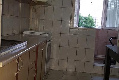 Apartament cu 2 camere decomandat în Titan