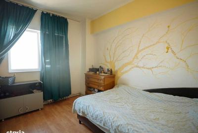 Apartament cu 4 camere în Mărgeanului
