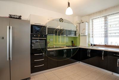 Duplex cu 3 camere cu Canalizare în Sânpetru - 5