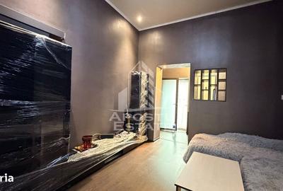 Apartament cu 3 camere în Traian