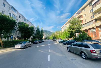 Apartament cu 3 camere semidecomandat în Exterior Vest - 1