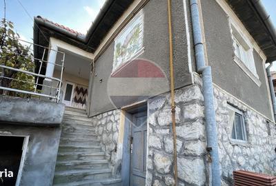 Casă cu 2 camere în Central