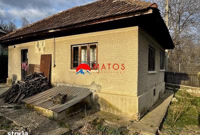 Casă cu 3 camere decomandat cu Teren 1554 Mp în Poiana