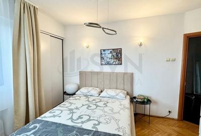 Apartament cu 3 camere decomandat în Victoriei