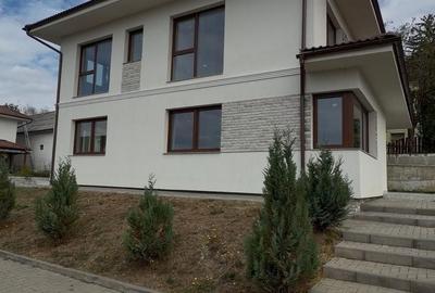 Casă cu 5 camere cu Teren 432 Mp în Chinteni