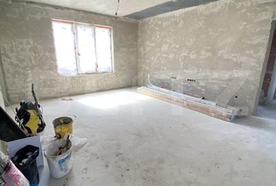 Casă cu 5 camere cu Teren 4.5 Mp în Central - 9
