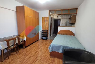 Garsonieră semidecomandată, mobilată în Mărăști