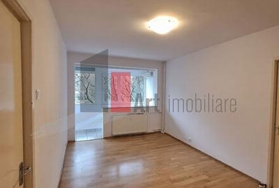 Apartament cu 2 camere semidecomandat, mobilat în Dristor