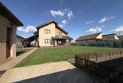 Casă cu 3 camere cu Teren 671 Mp în Central - 1