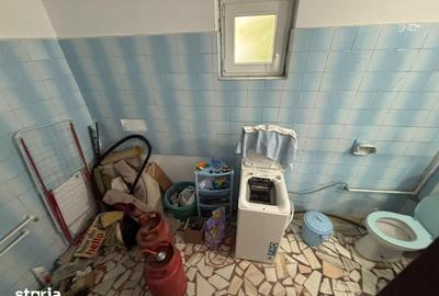 Casă cu 7 camere cu Teren 351 Mp în Sud