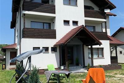 Apartament cu 2 camere decomandat, mobilat în Bran