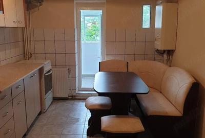 Apartament cu 3 camere decomandat în Central - 2