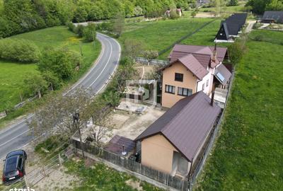 Casă cu 3 camere în Fetești - 1