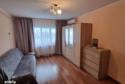 Garsonieră decomandată în Nicolina