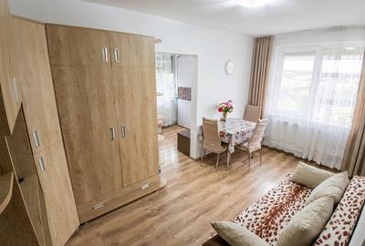 Apartament cu 3 camere semidecomandat în Valenta