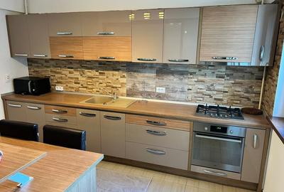 Apartament cu 2 camere decomandat, mobilat în Prelungirea Ghencea