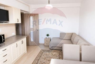 Apartament cu 3 camere decomandat în Cetate